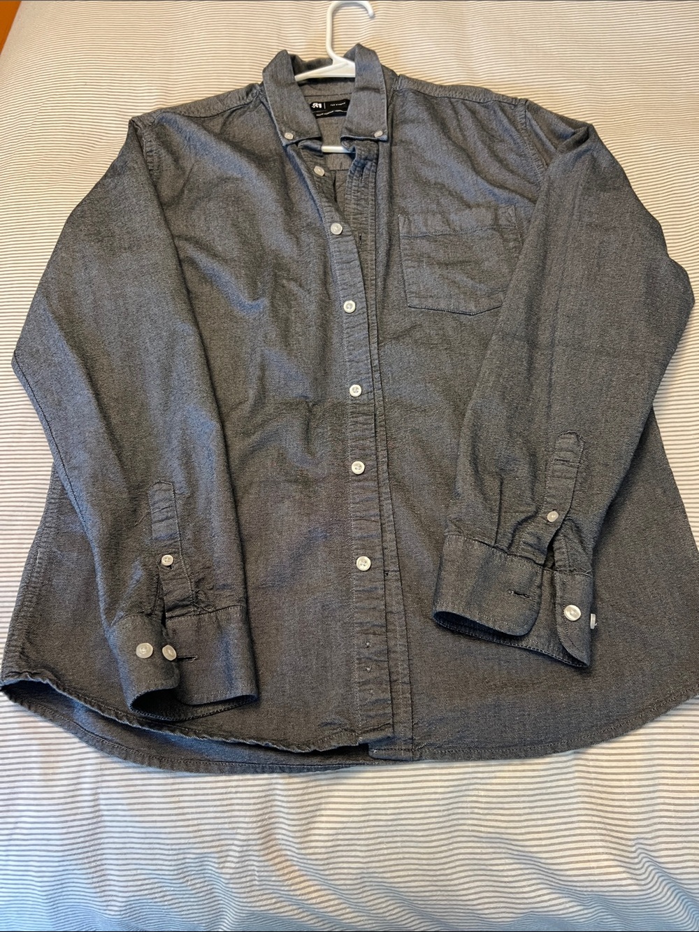 Casual Long-Sleeve Button-Down Shirt - Gray